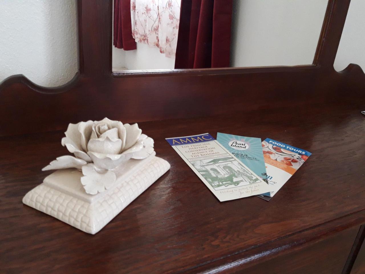 Apartment Personal Touch 1 *