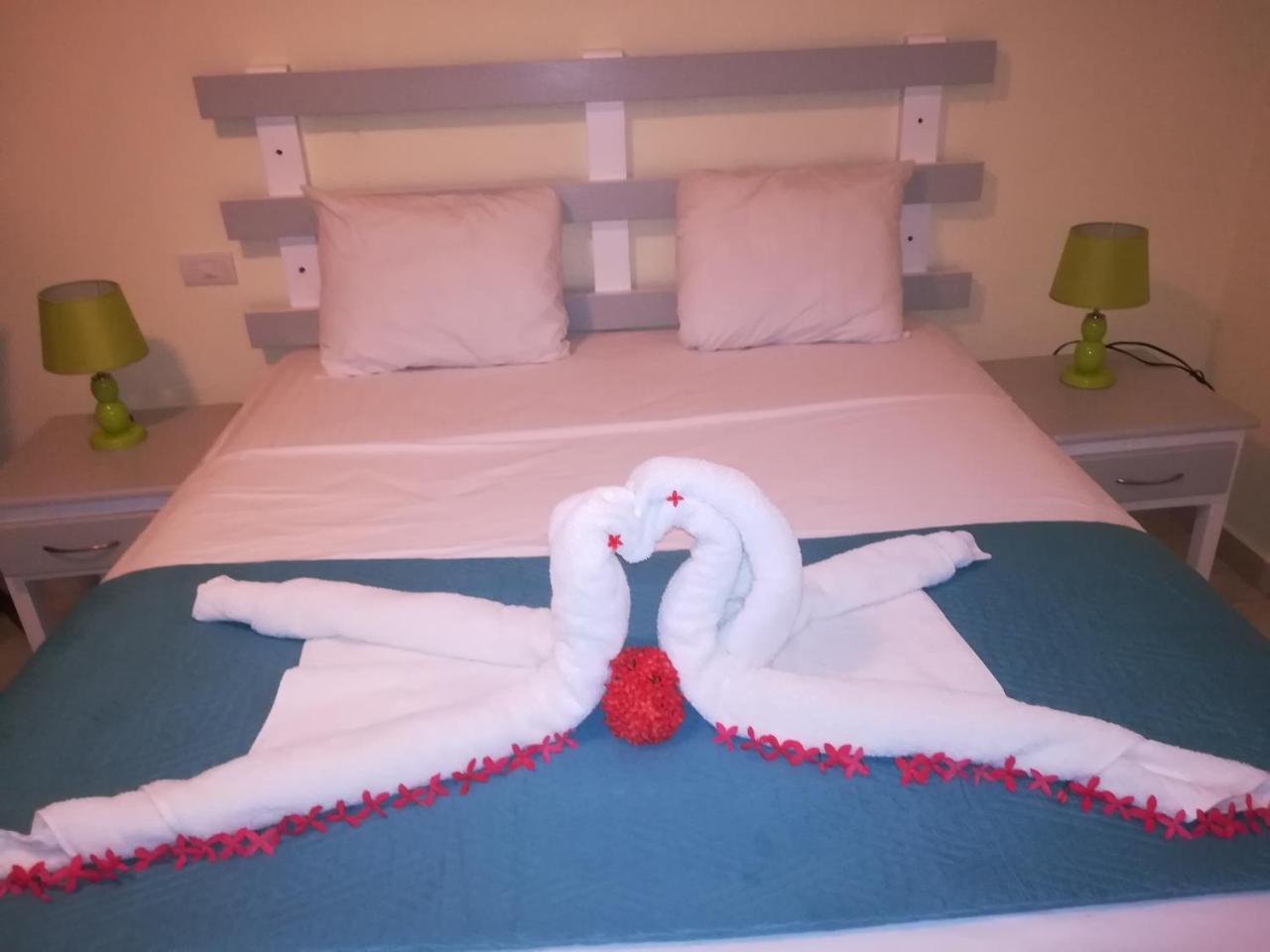 Hotel Costarena Beach