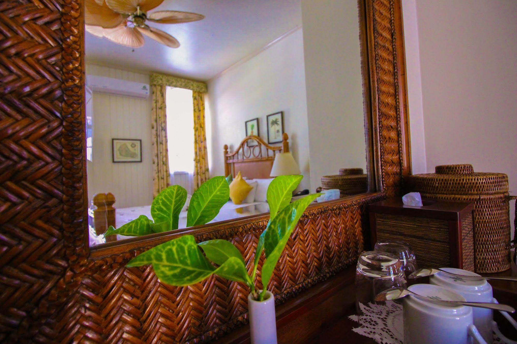 Grenadine House Hotel