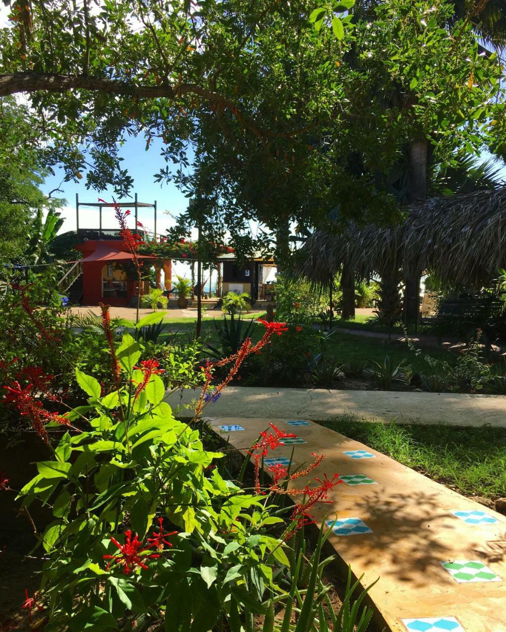 Hotel Katamah Beachfront Guesthouse