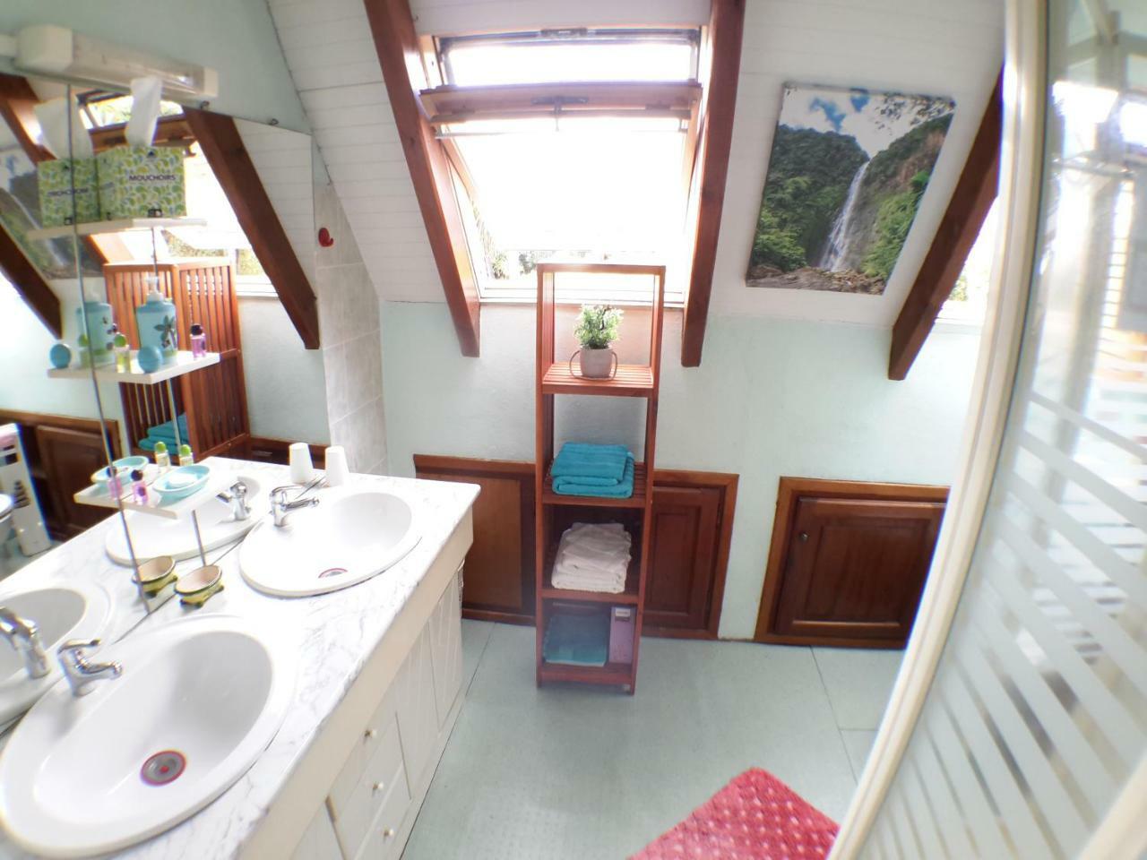 Appartement Les Bougainvilliers Vue Mer Guest house Saint-Claude