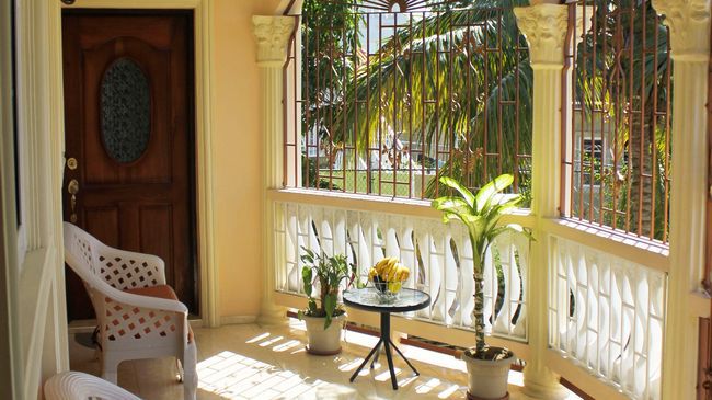 Hotel Paradise West Gate Hills Saint James
