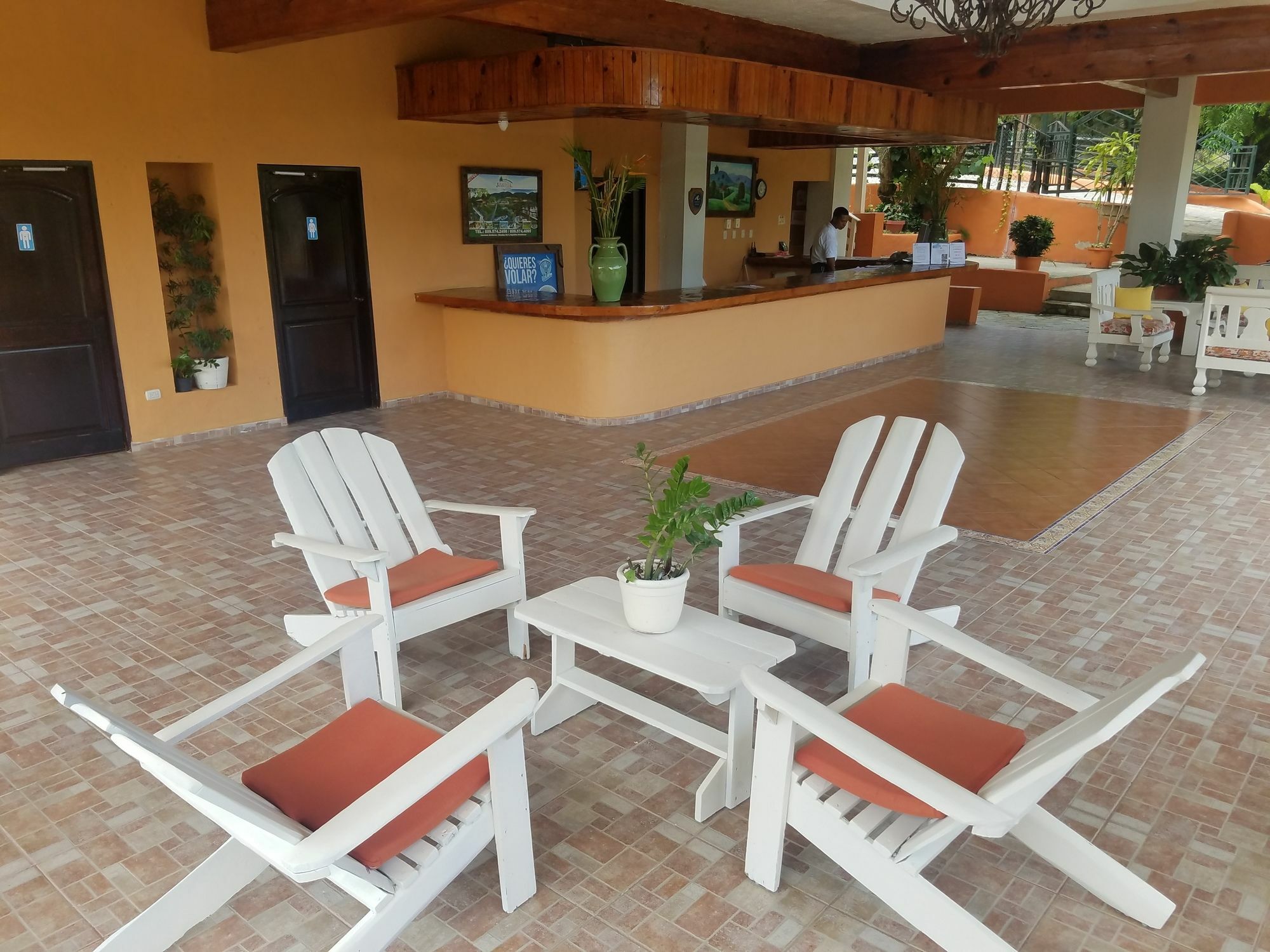 River Club & Hotel