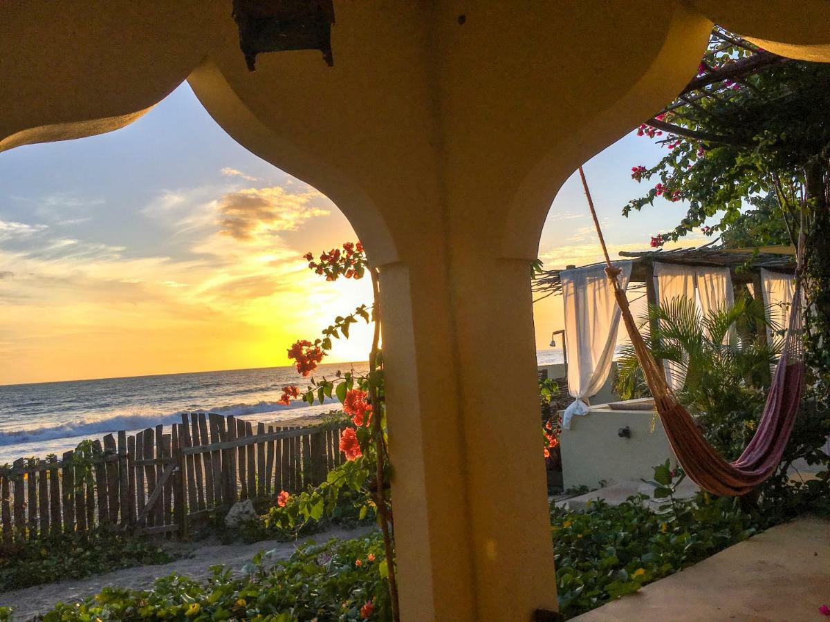 Hotel Katamah Beachfront Guesthouse 4*