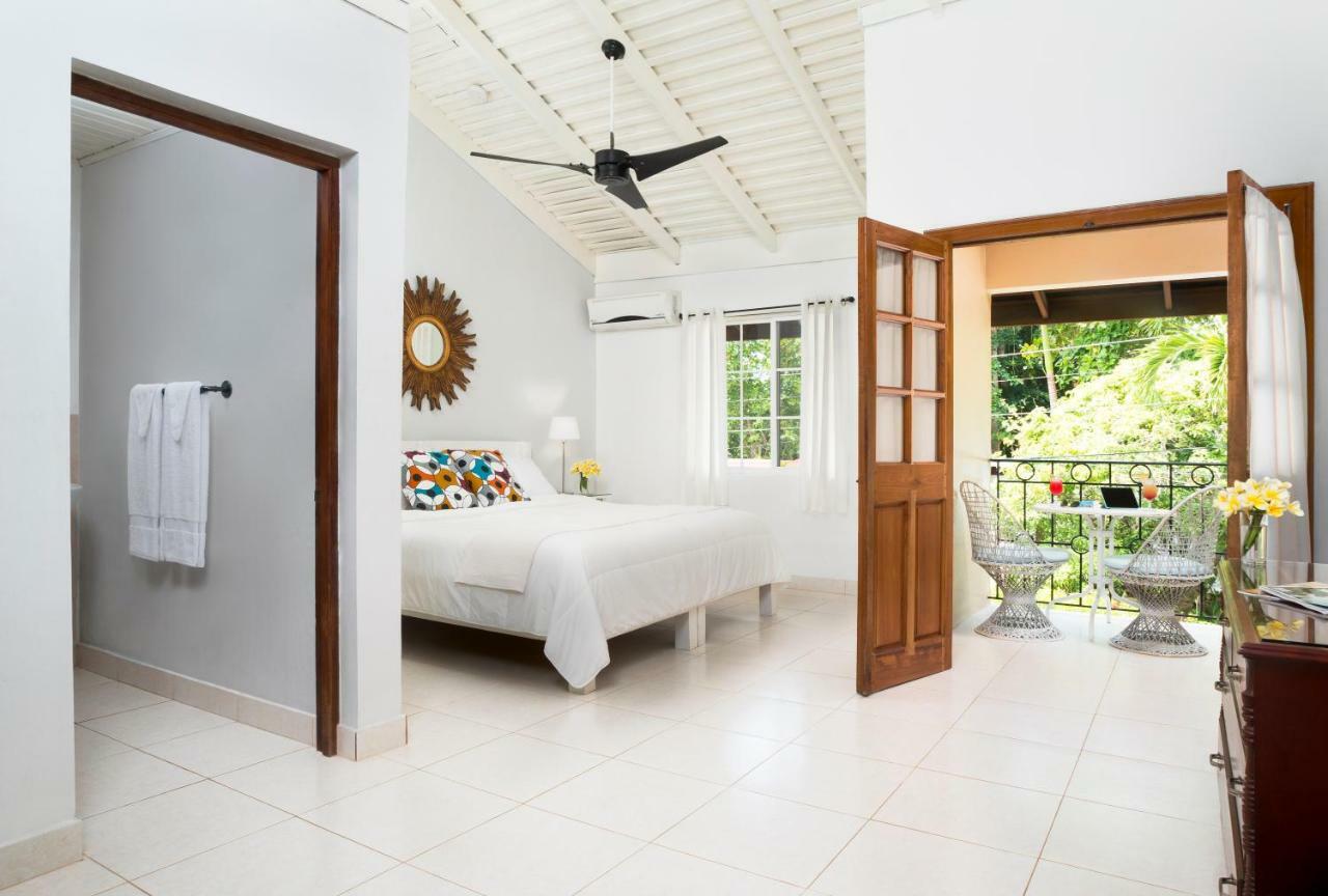 White Sands Hotel 3*