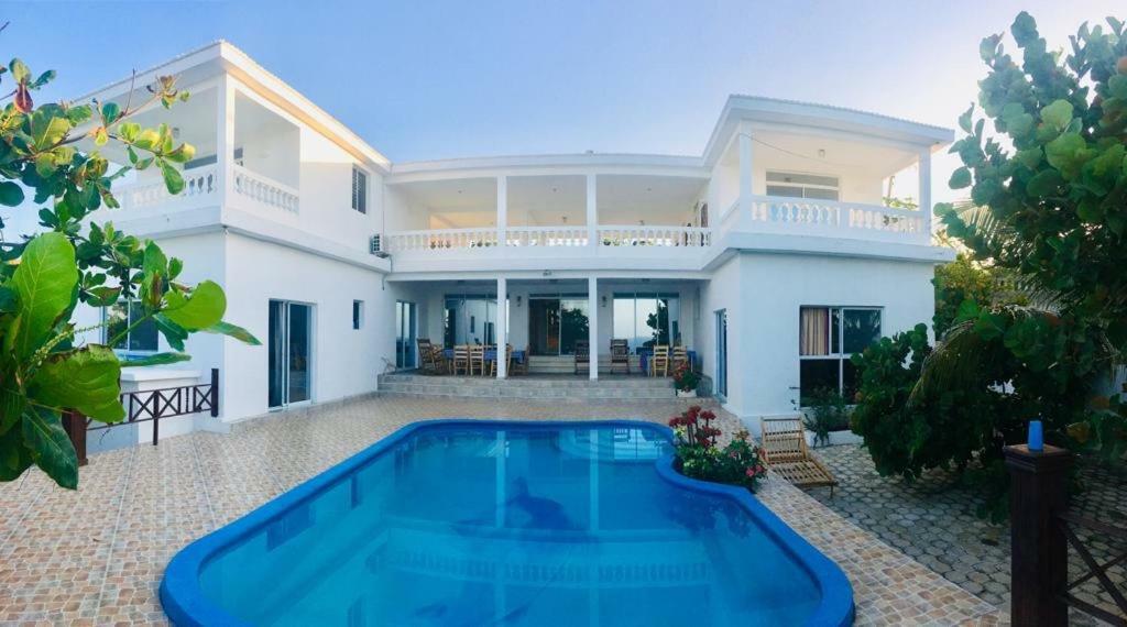 Maxanika Bed & Breakfast Jacmel