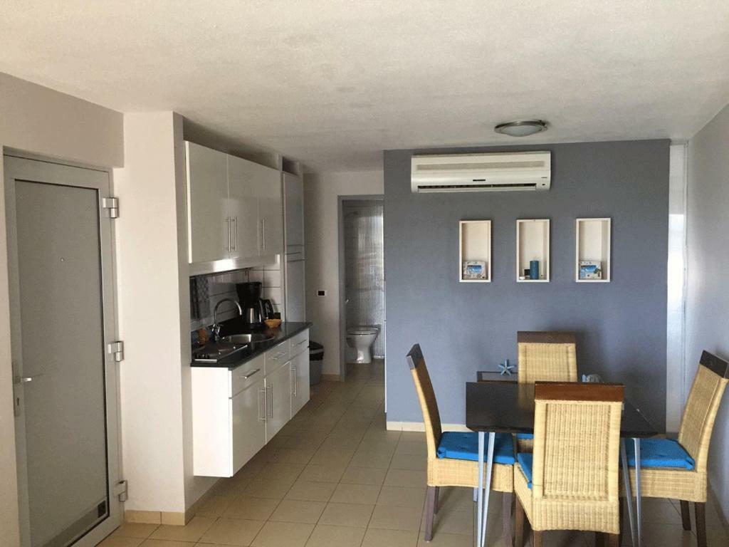 Seaside Apartment *