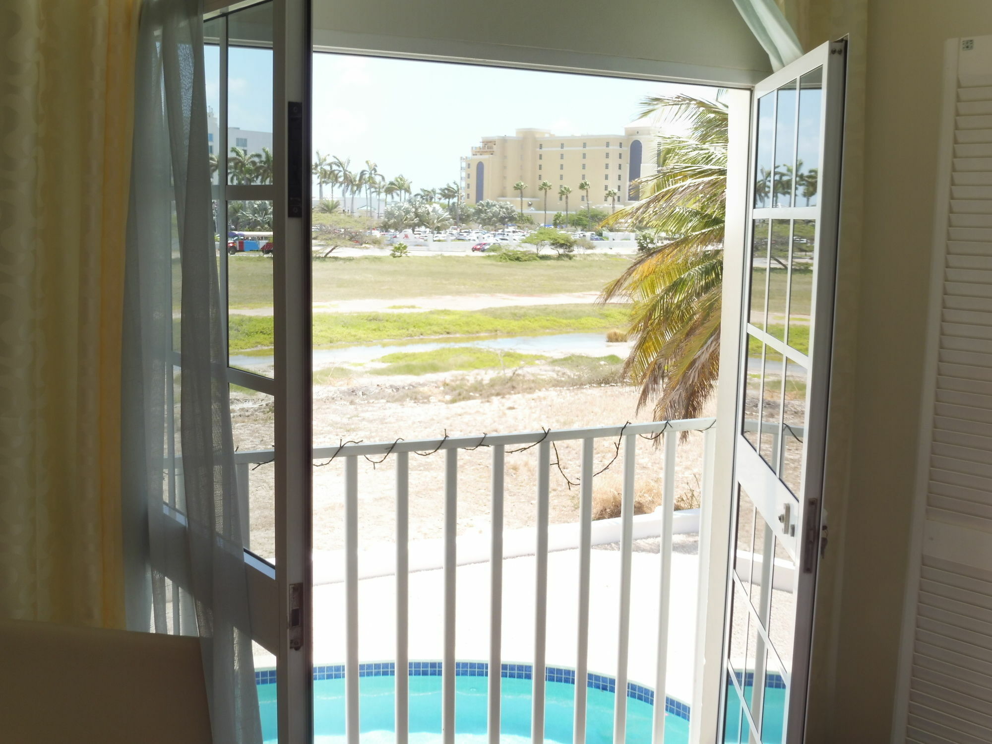 Karibu Aruba Boutique Hotel