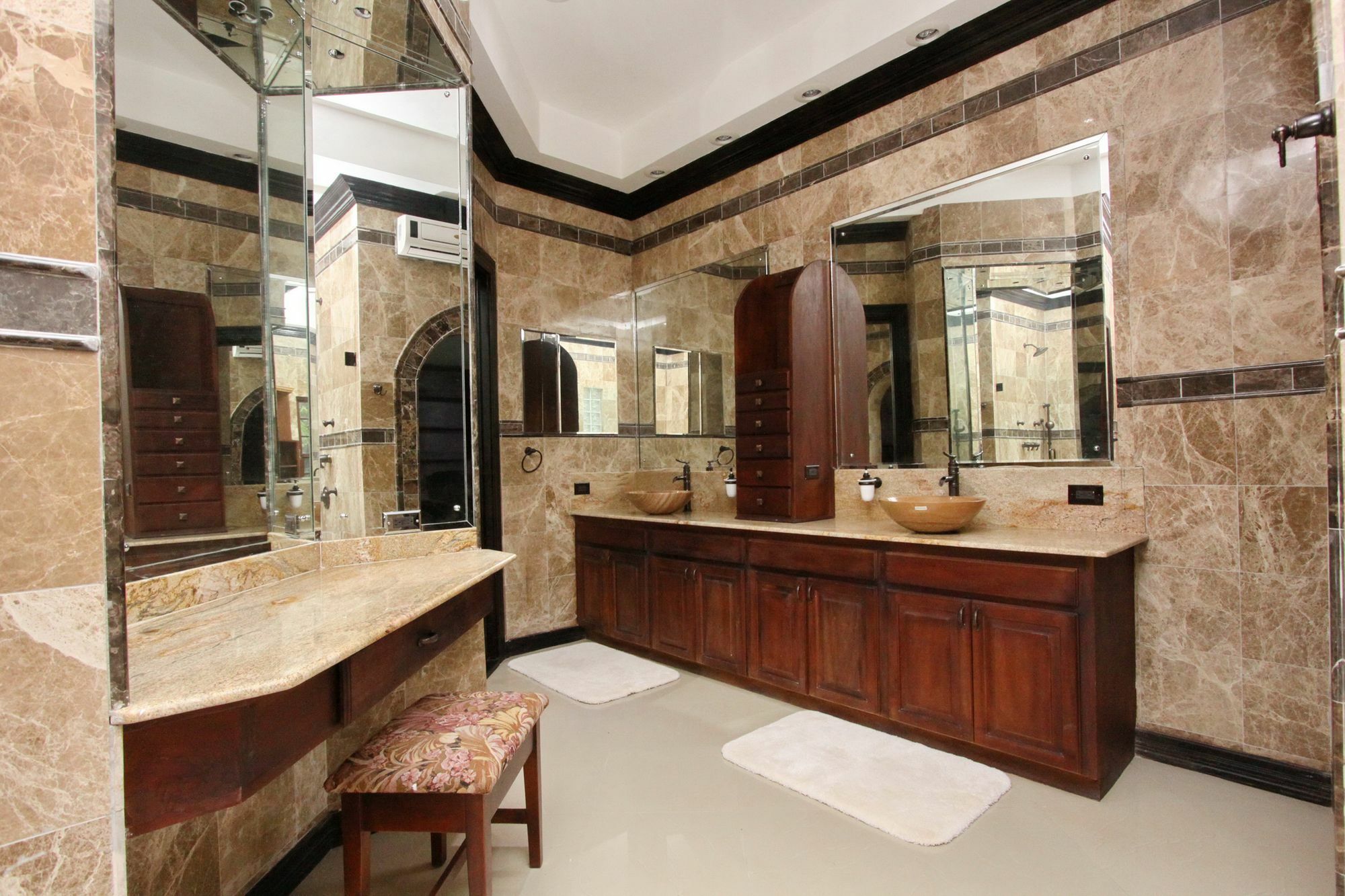 Villa Dora Mae