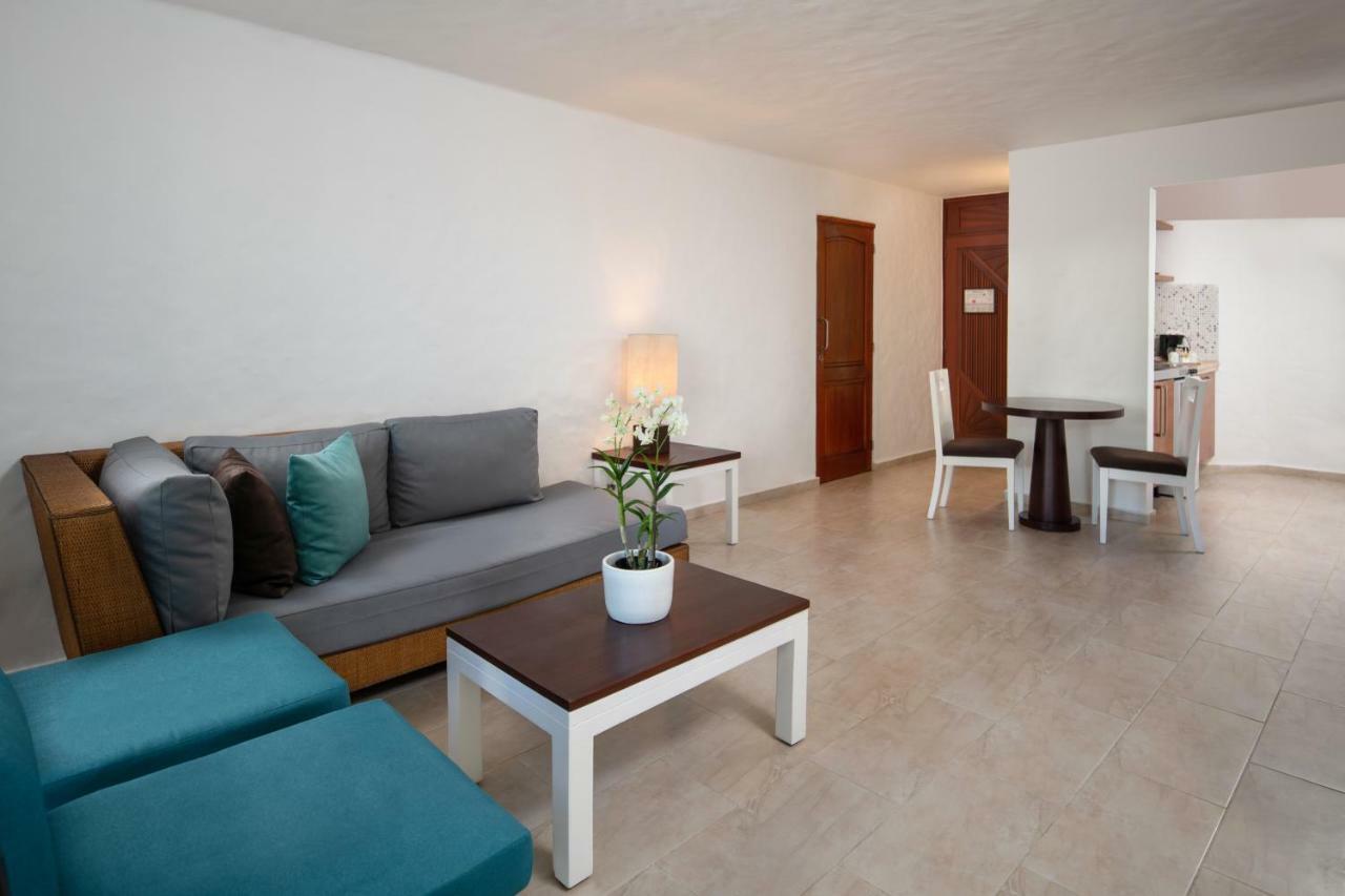 Grand Paradise Playa Dorada Resort 4*