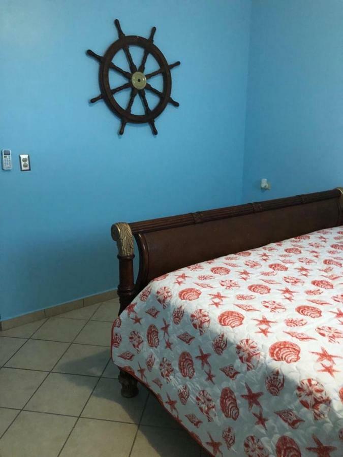 Rompeolas Beach House * Aguadilla