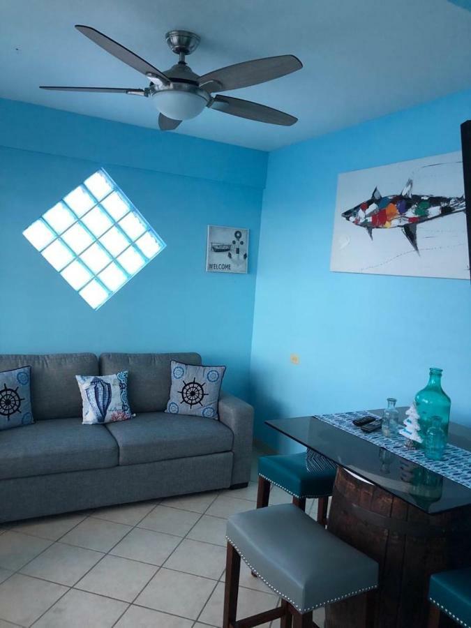 Rompeolas Beach House Aguadilla