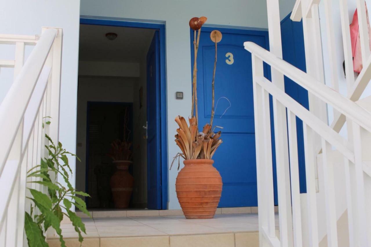 6 Suites Piscine Et Plage Pointe Faula *