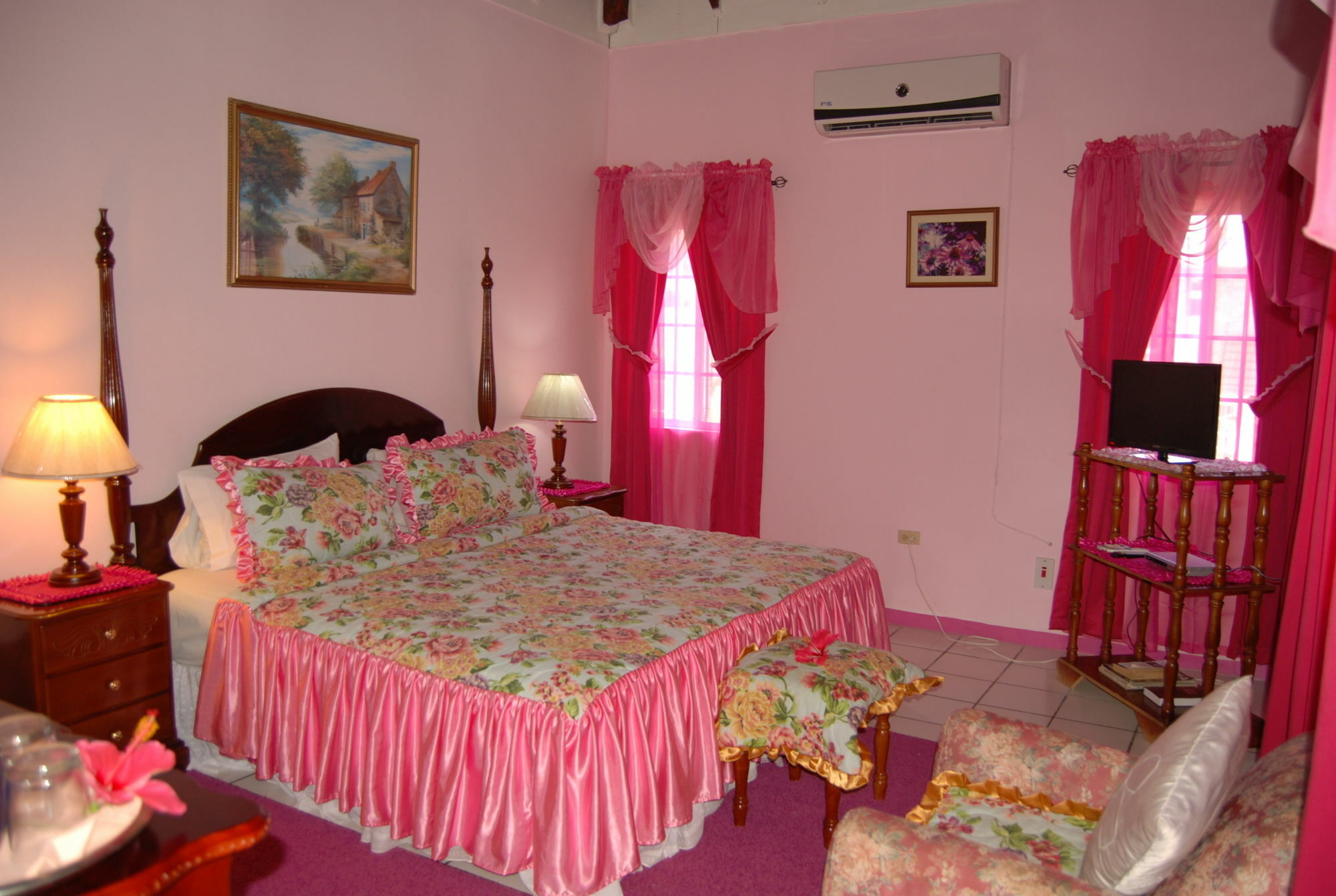 Pinkhibiscus Hotel