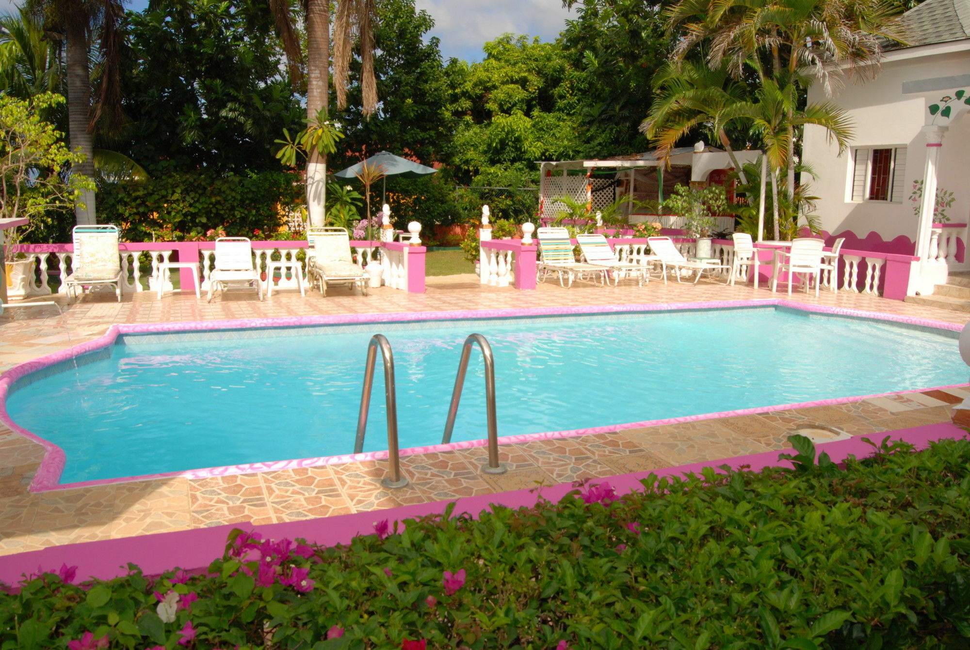 Pinkhibiscus Hotel