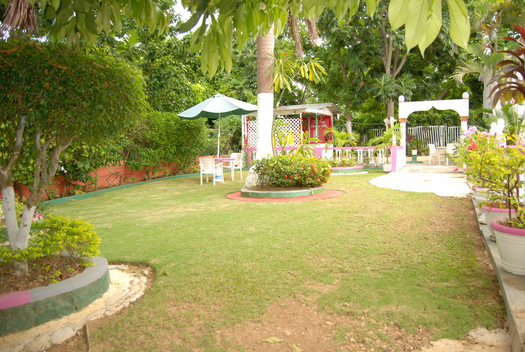 Pinkhibiscus Hotel