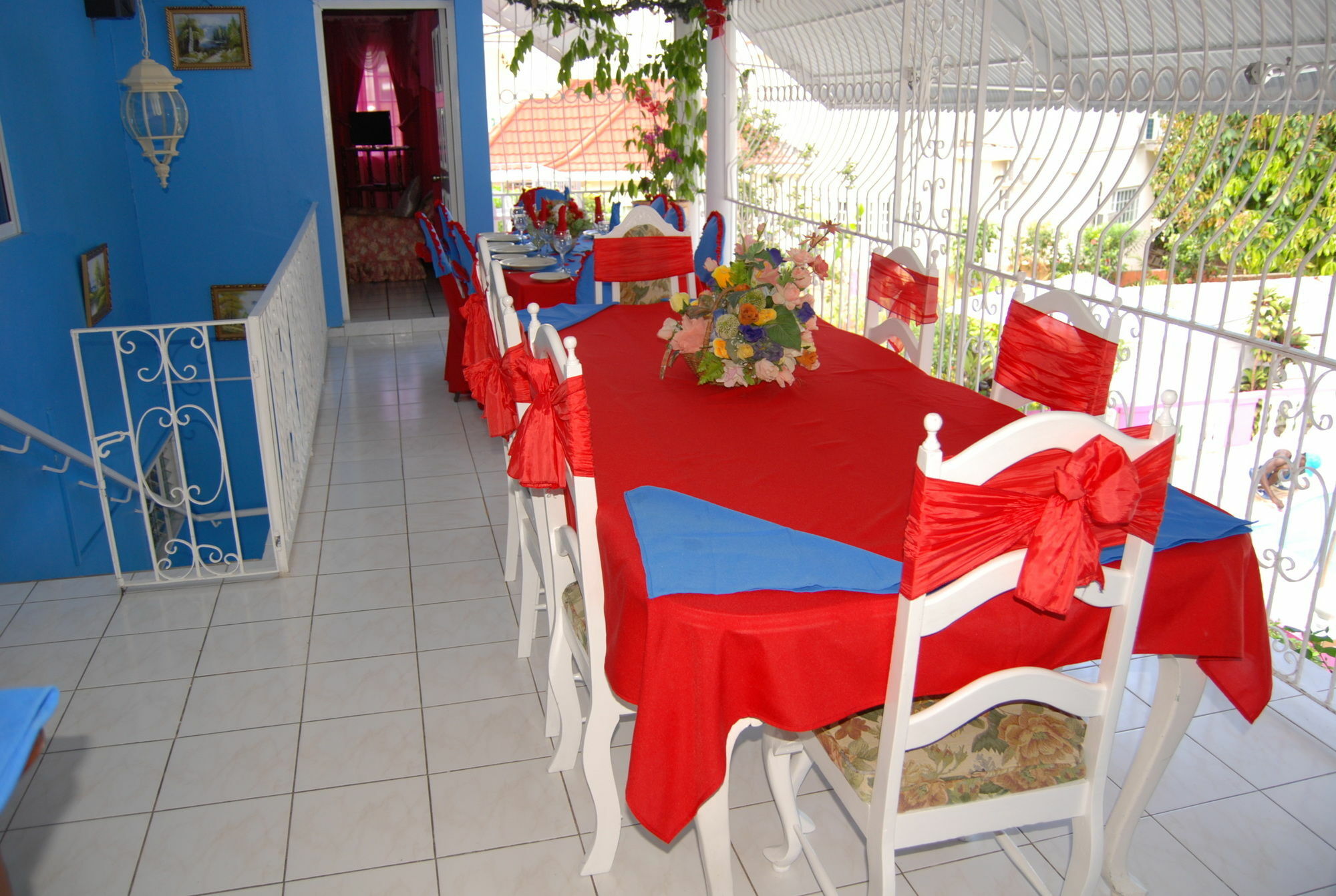 Pinkhibiscus Montego Bay