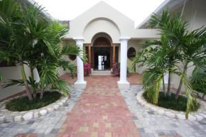 Roma Montego Bay