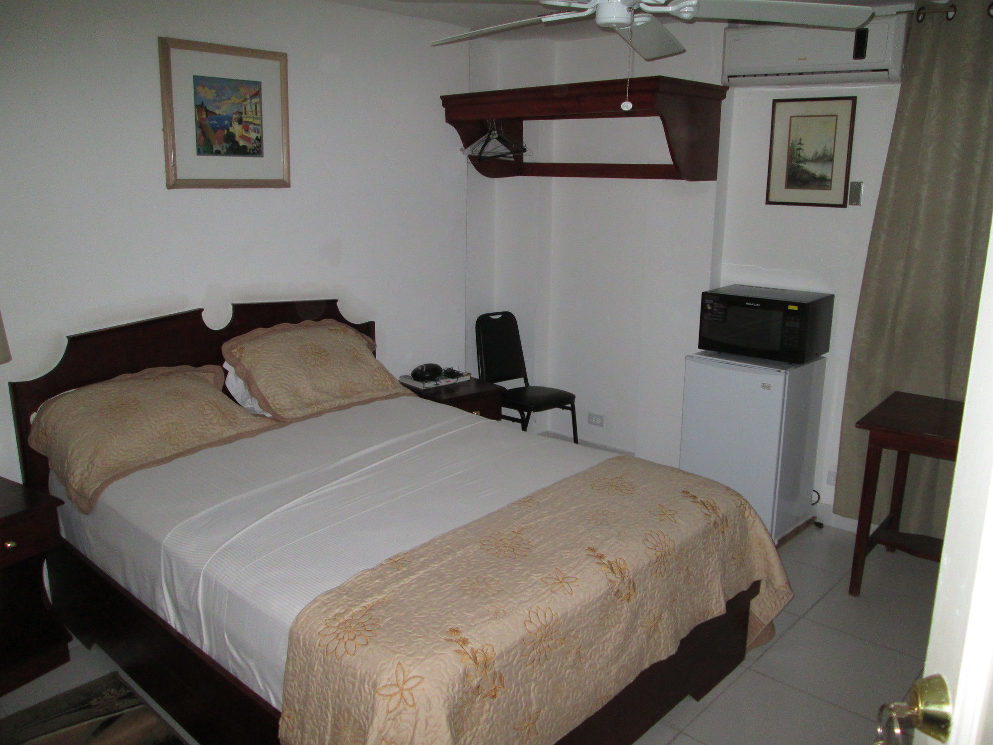 Seven Stars Hotel 3*