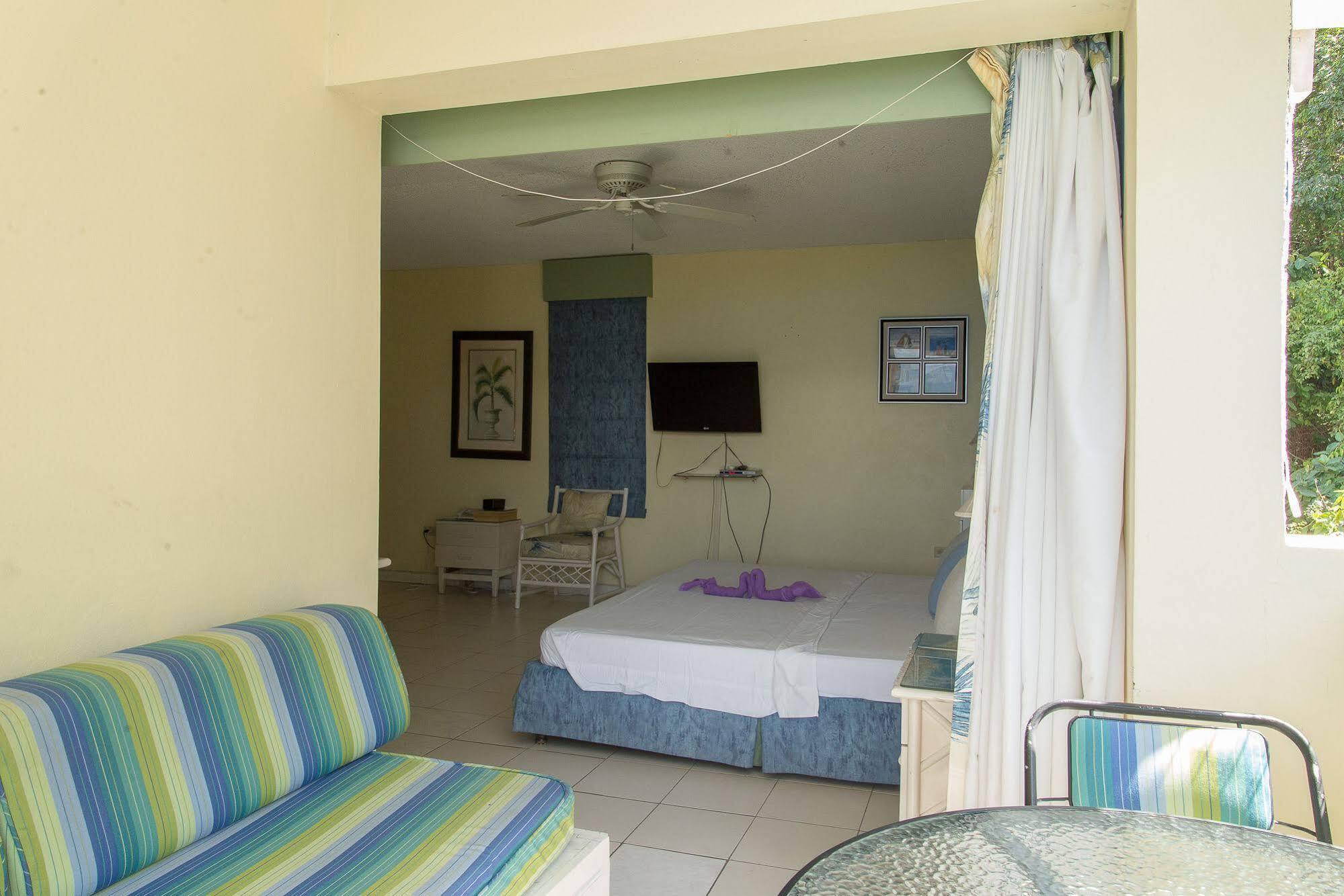 Hotel Moonlight At Club Montego Bay