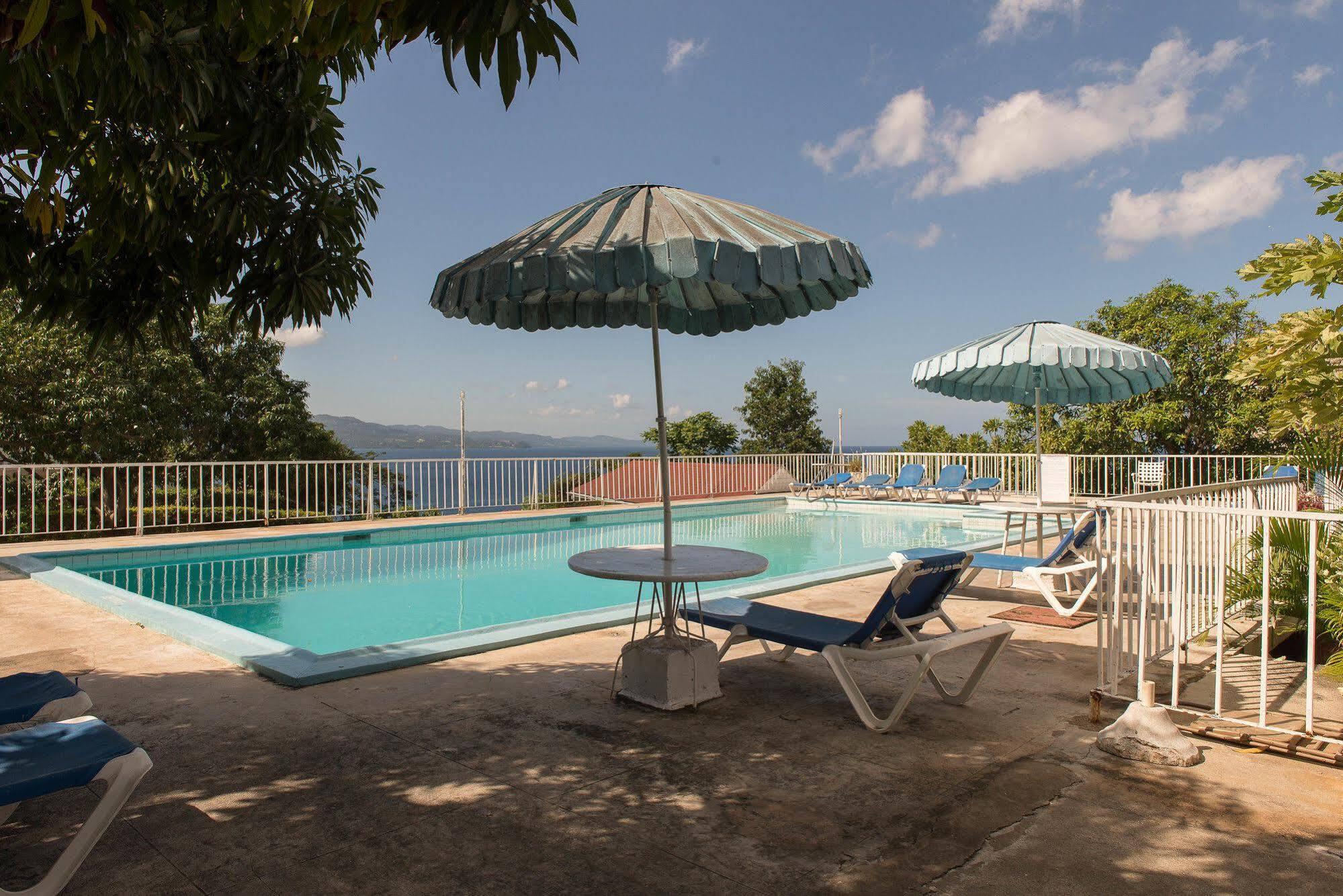 Hotel Moonlight At Club Montego Bay