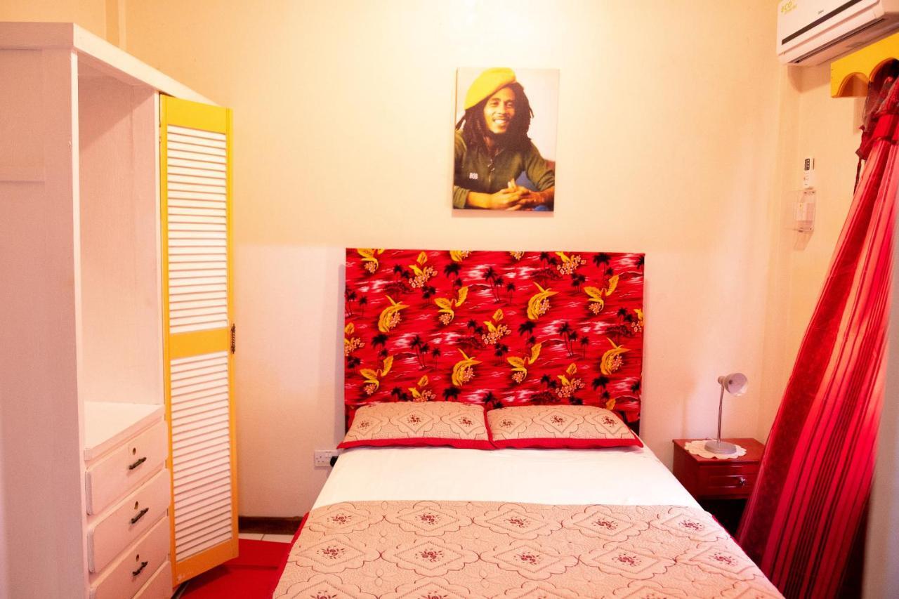 Guest house Tropical Breeze Vacation And Gros Islet