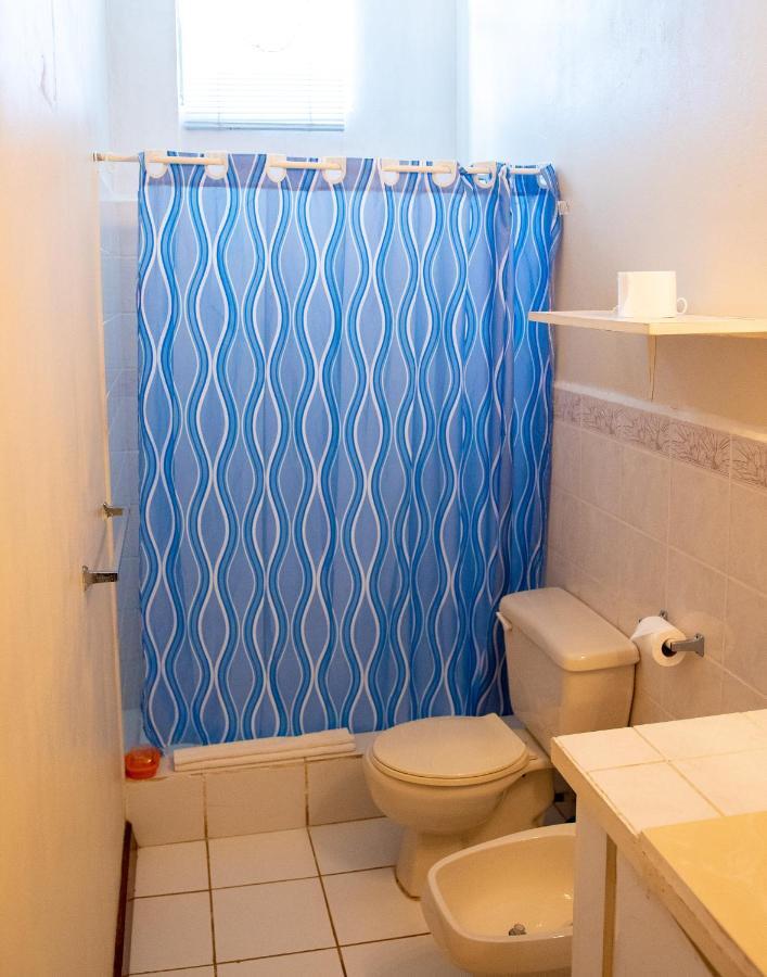 Tropical Breeze Vacation And Guest house
