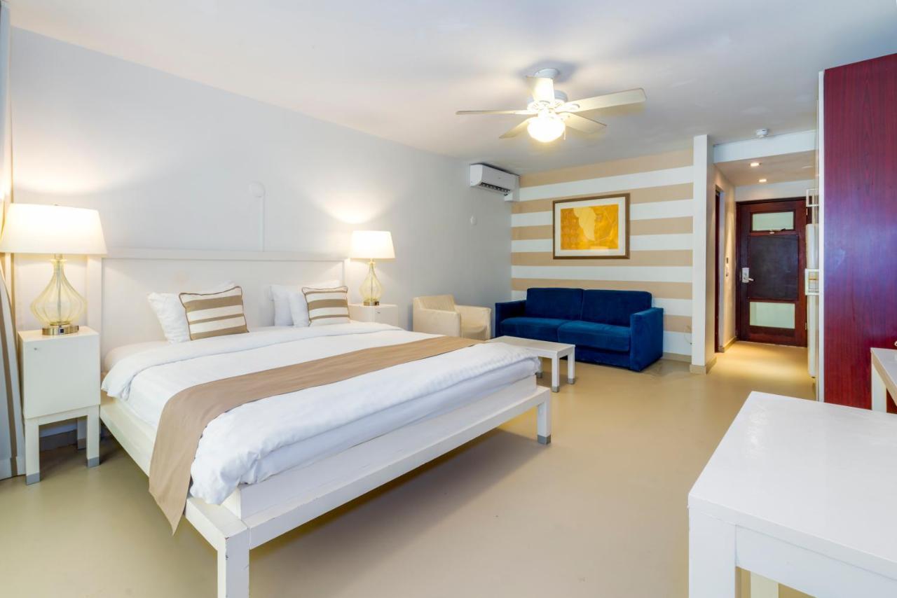 Floris - & Club - Adults Only 4*