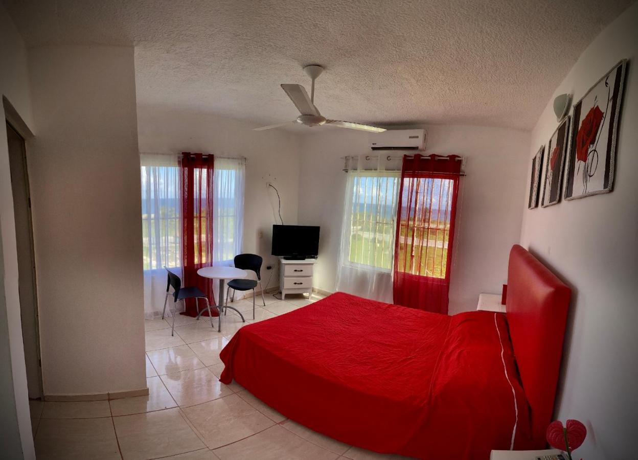 El Malecon Bed & Breakfast Cabrera
