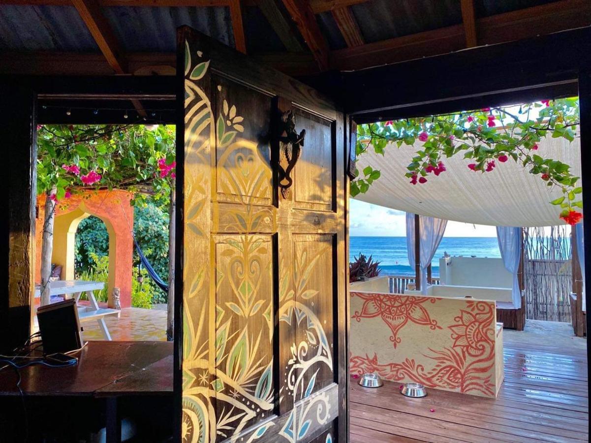 Katamah Beachfront Guesthouse 4*