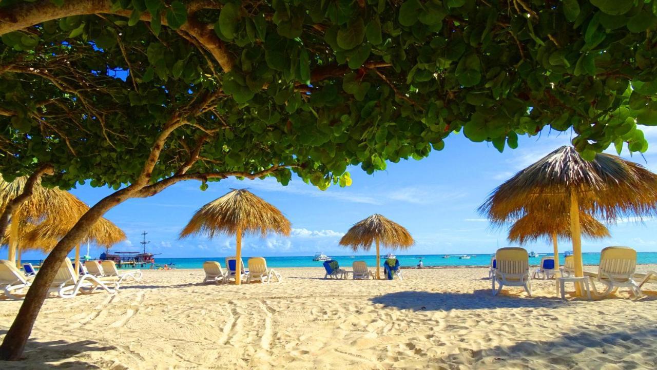 & Larimar Villa Punta Cana