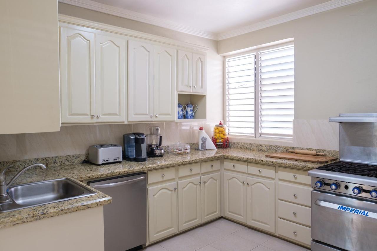 Edgewater - Front, Close To Attractions *