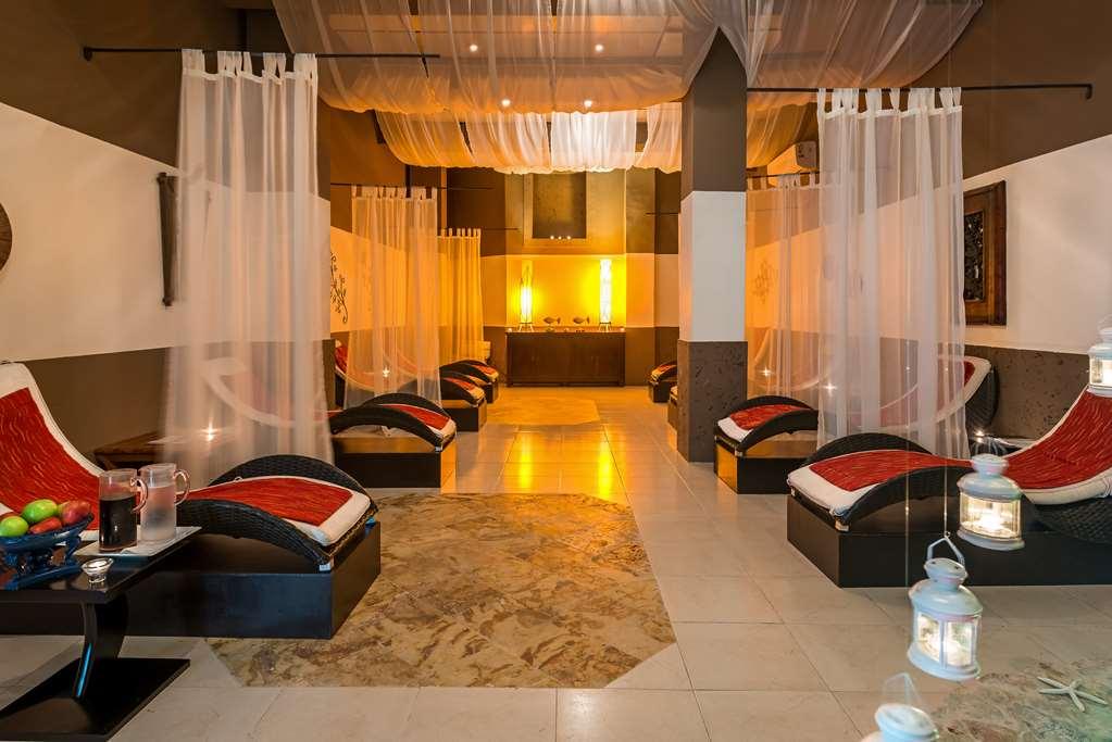 Hotel Ocean Blue And Sand 4*