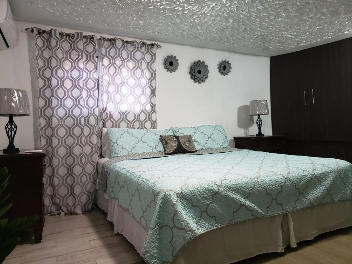 Hill Retreat - Guest house Kingston
