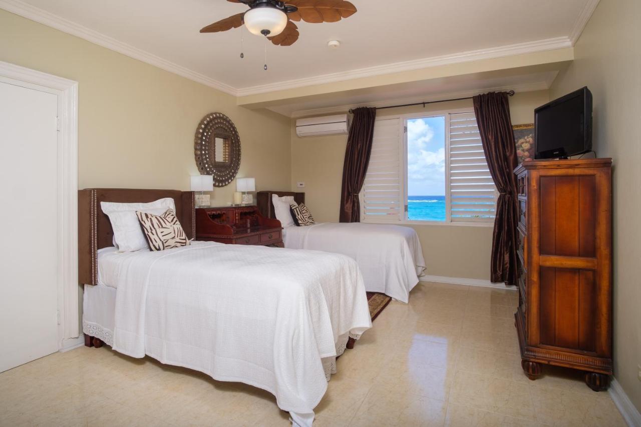Hotel Edgewater - Front, Close To Attractions