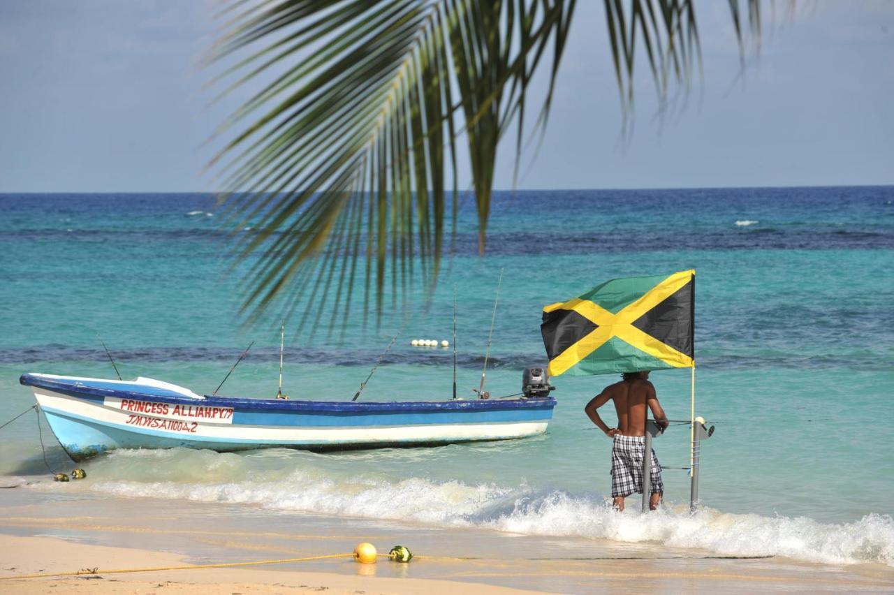 One Luxe Jamaica With Private Pool, Modern Interior And Secluded Pousada *