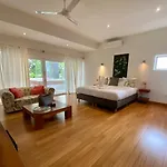 Casa-22 Luxury Boutique Hotel