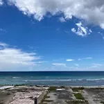 Hastings Central 3D Studio Apt Opp Beach