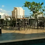 R Hotel Kingston