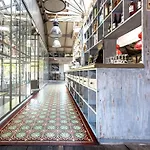 Trupial Hotel & Casino