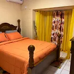 Lovely Modern 1Bedroom Overlooking Carribean Sea.