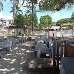 Grand Studio De 41 M², Vue Mer Et Jardin Tropical.