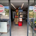 Studio Orient Bay