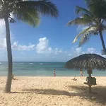 Ti.Maanga Vue Mer Pieds Dans L\'Eau