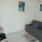 Studio Calme Avec Terrasse A Schoelcher - Quartier Terreville