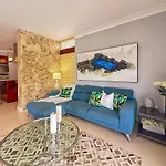Incredible 3 Bedroom Penthouse W Bbq & Jacuzzi
