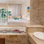 Lifestyle Suite Vip Gold All Inclusive Included