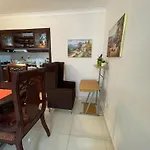 Apartamento De 2 Habitaciones Con Seguridad Y Camaras