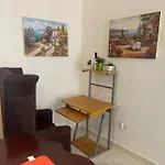 Apartamento De 2 Habitaciones Con Seguridad Y Camaras
