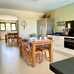Oasis Guesthouse, Boutique Style Hotel